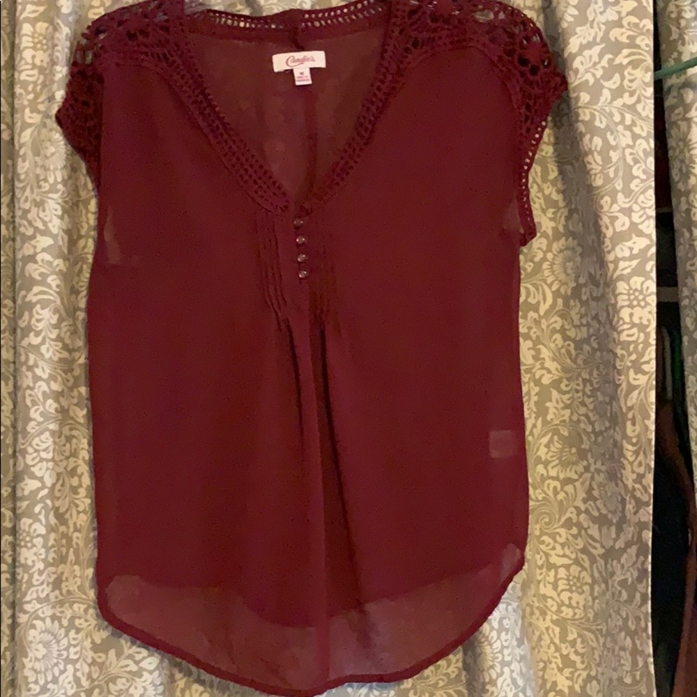 Women’s candies burgundy blouse